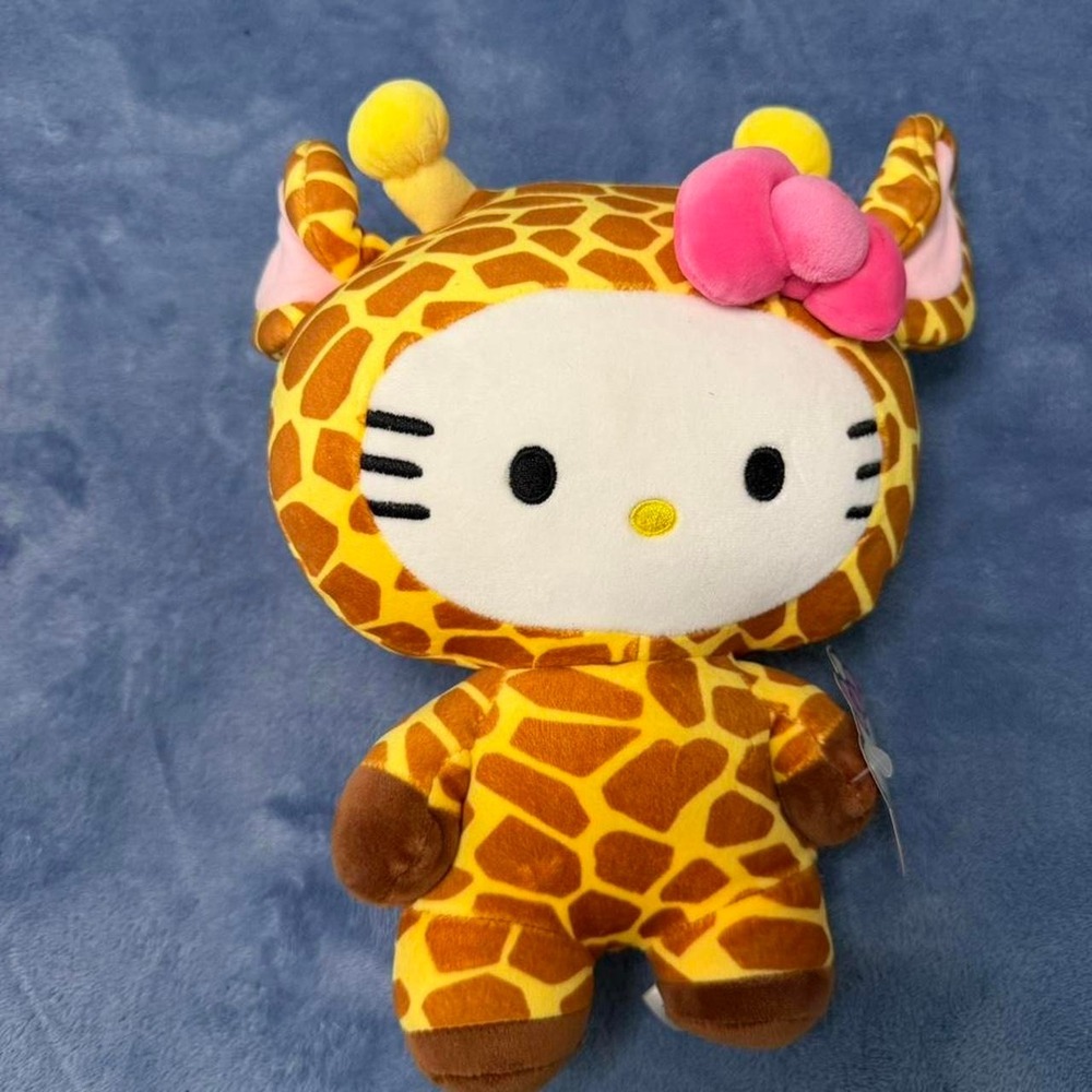 Hello Kitty giraffe plushie new